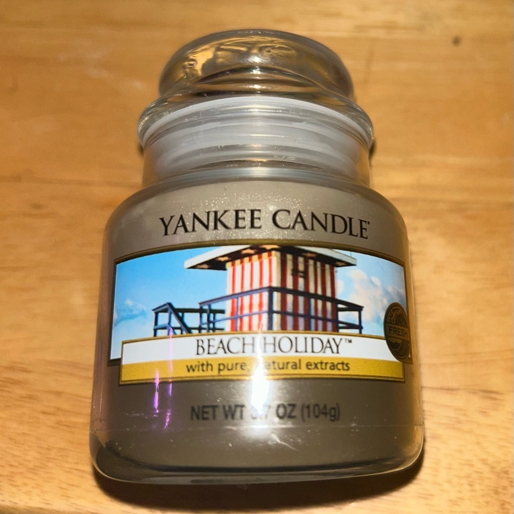 Yankee Candle Beach Holiday Candle